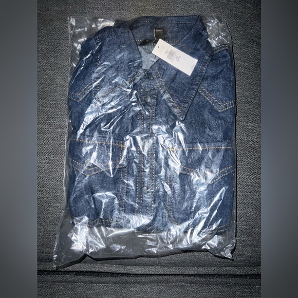 Banana Republic Western Denim Shirt - Picture 2 of 3